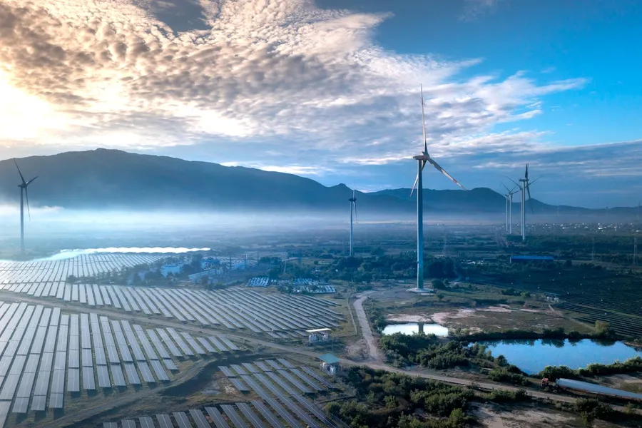 Windkraftanlagen aus der Luft – Drohneninspektion der Rotorblätter
